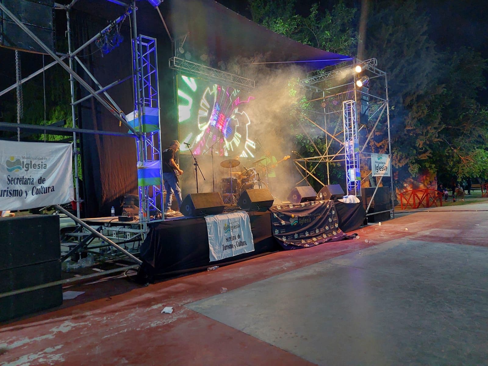 CONVOCATORIA A GRUPOS MUSICALES